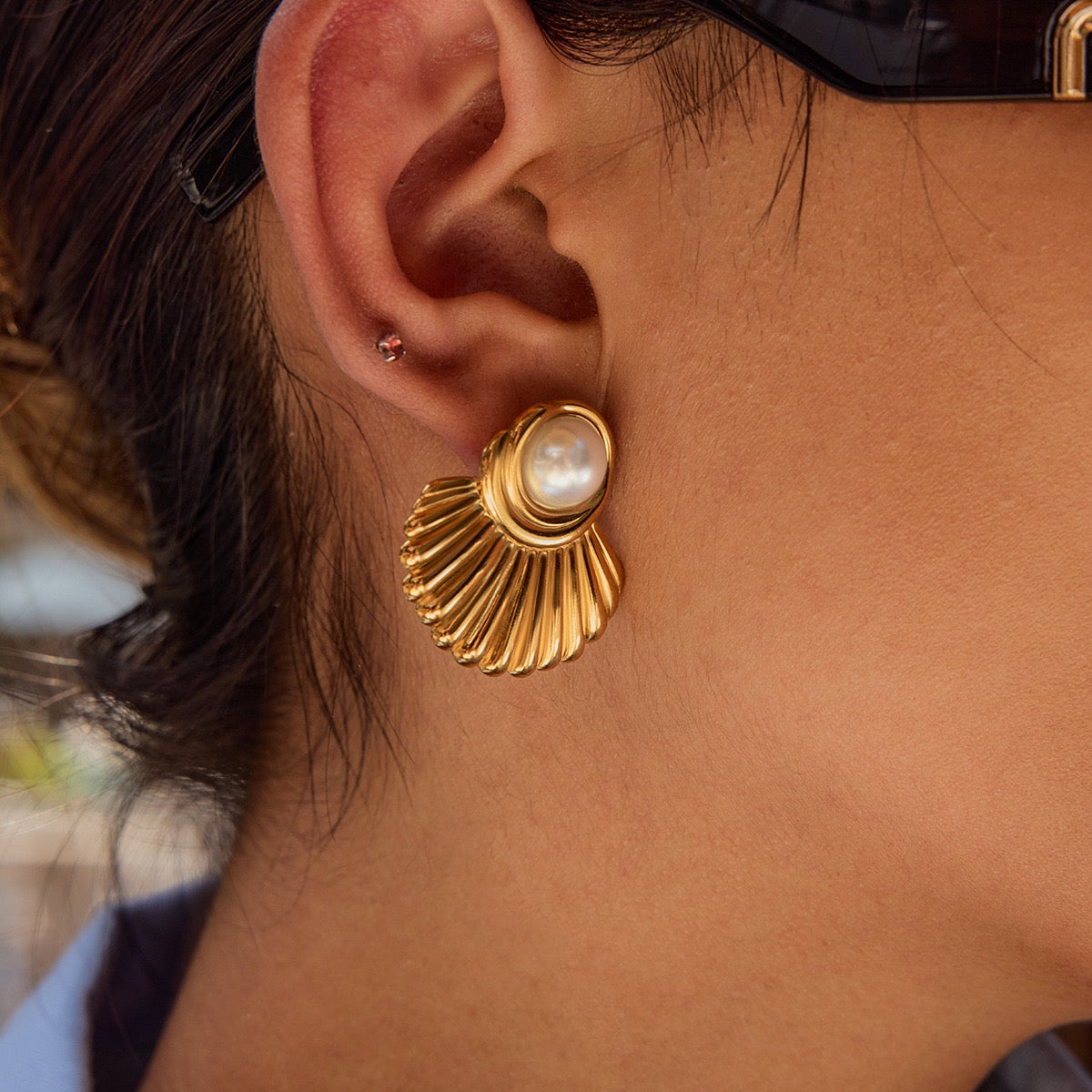 Pearly Shell earrings