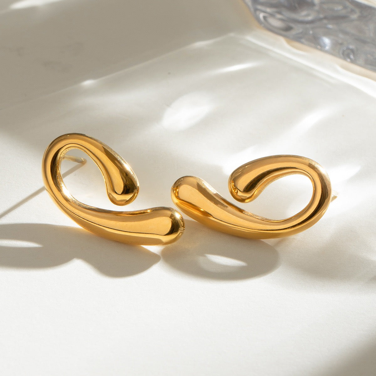 Water drop earrings