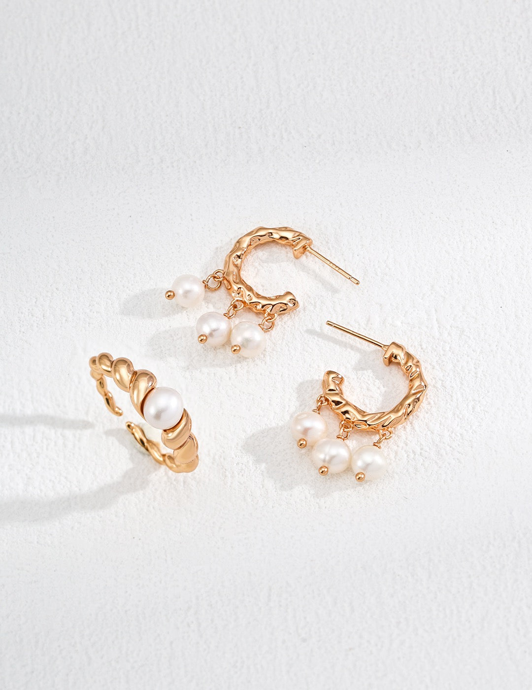 Treasure hunt pearl ring