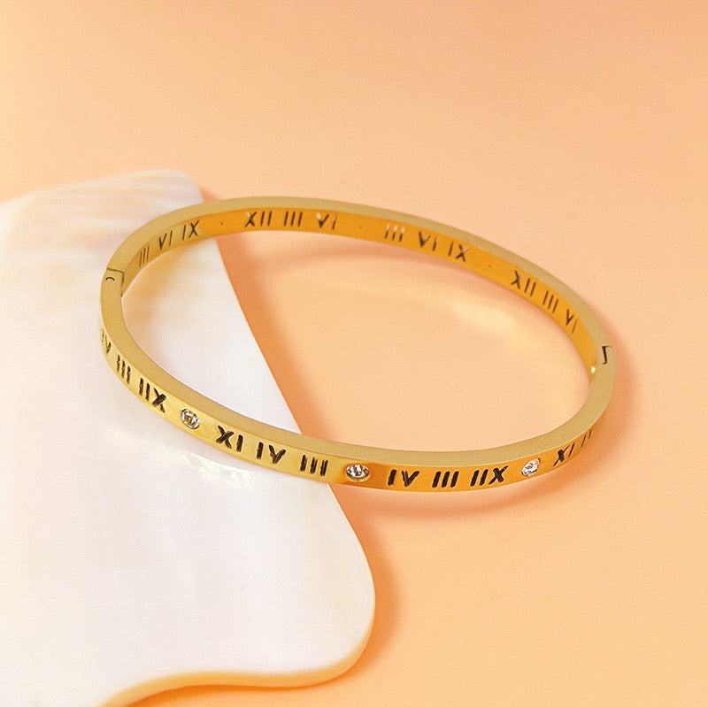 Roma number bangle