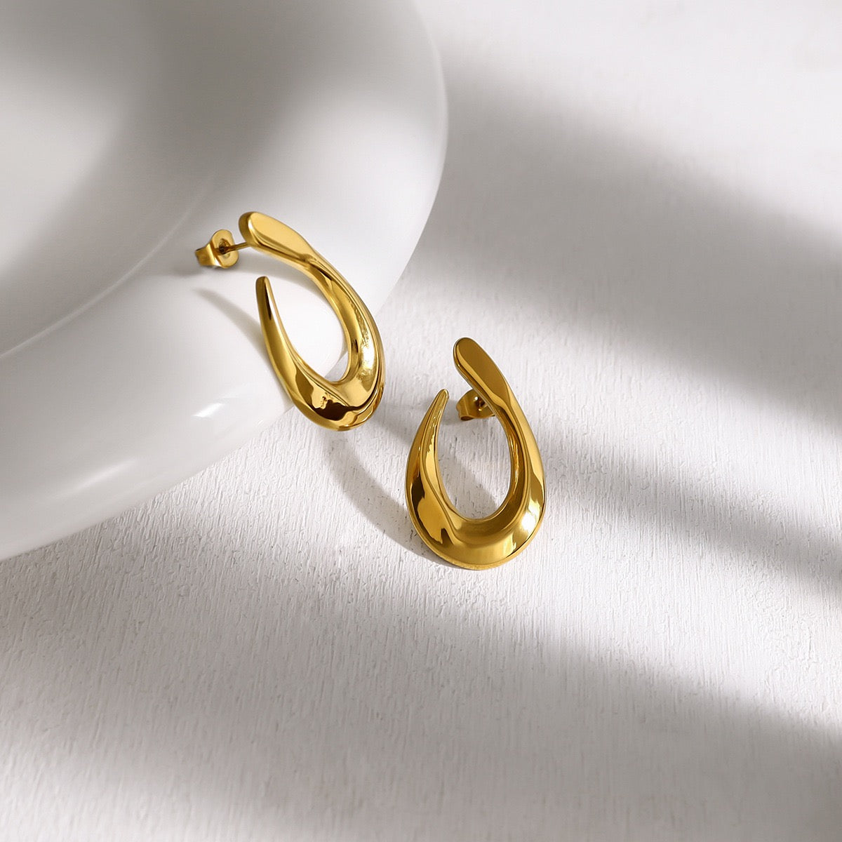 Fresia Water drop earrings