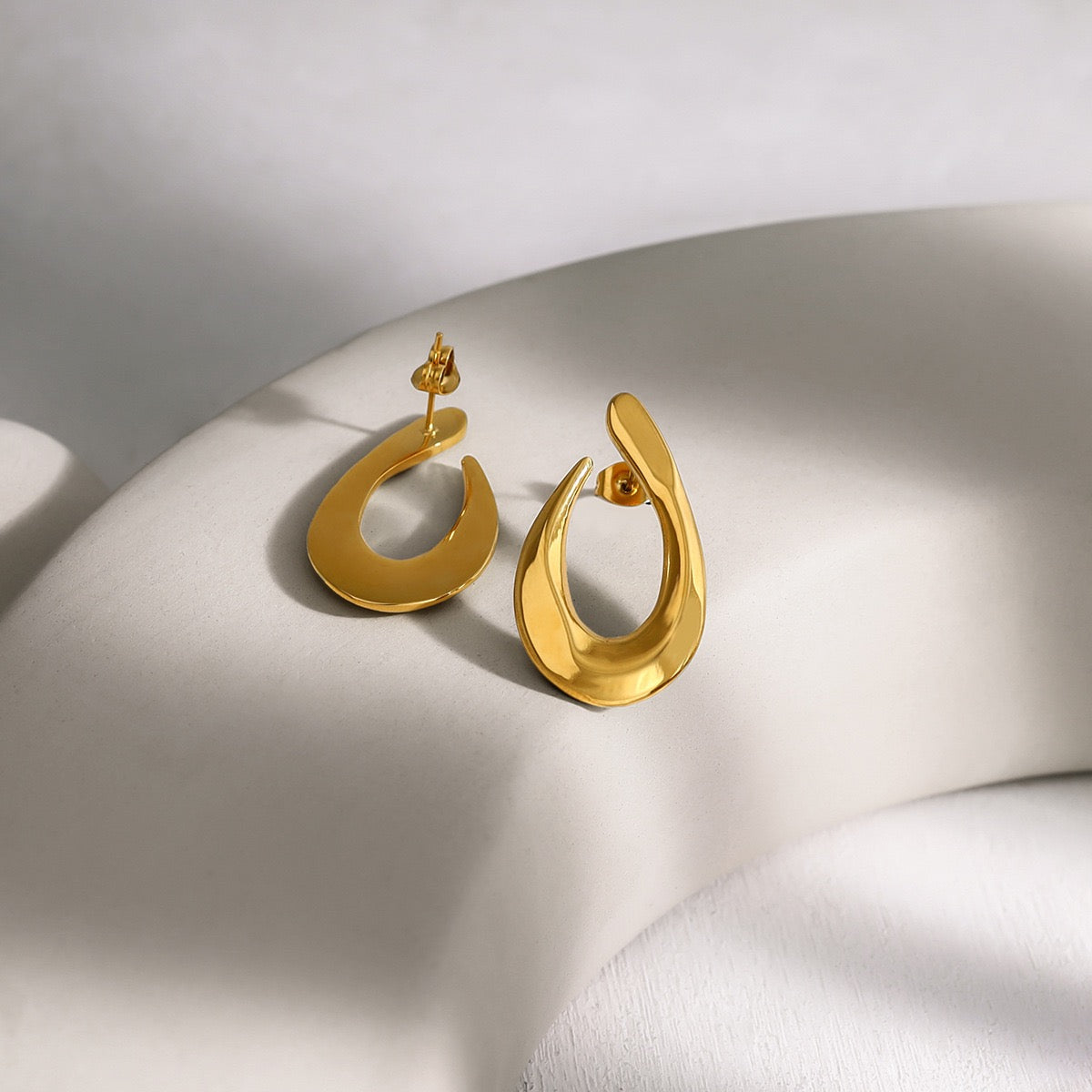 Fresia Water drop earrings