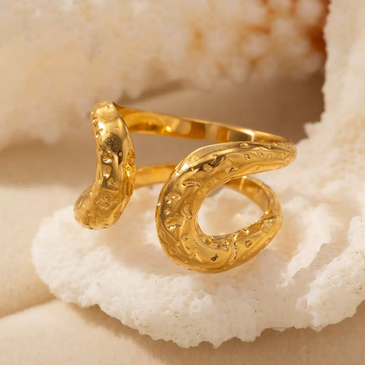 Lava close ring