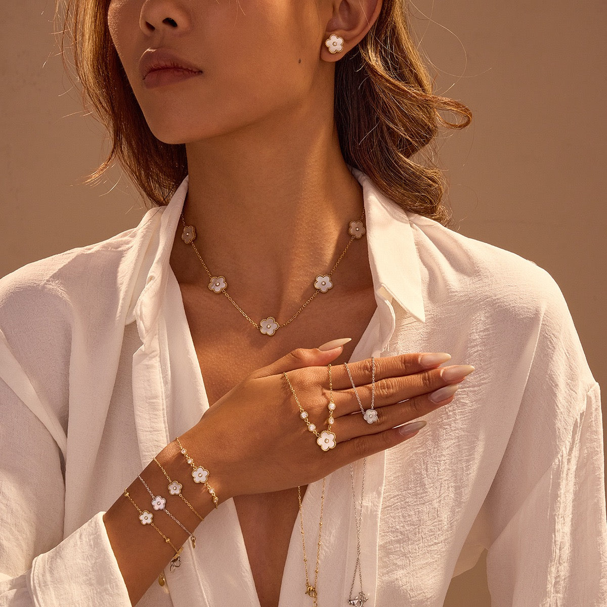 White flower set
