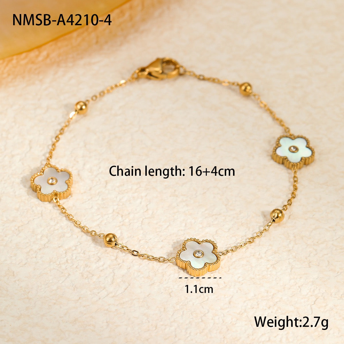 White flower set